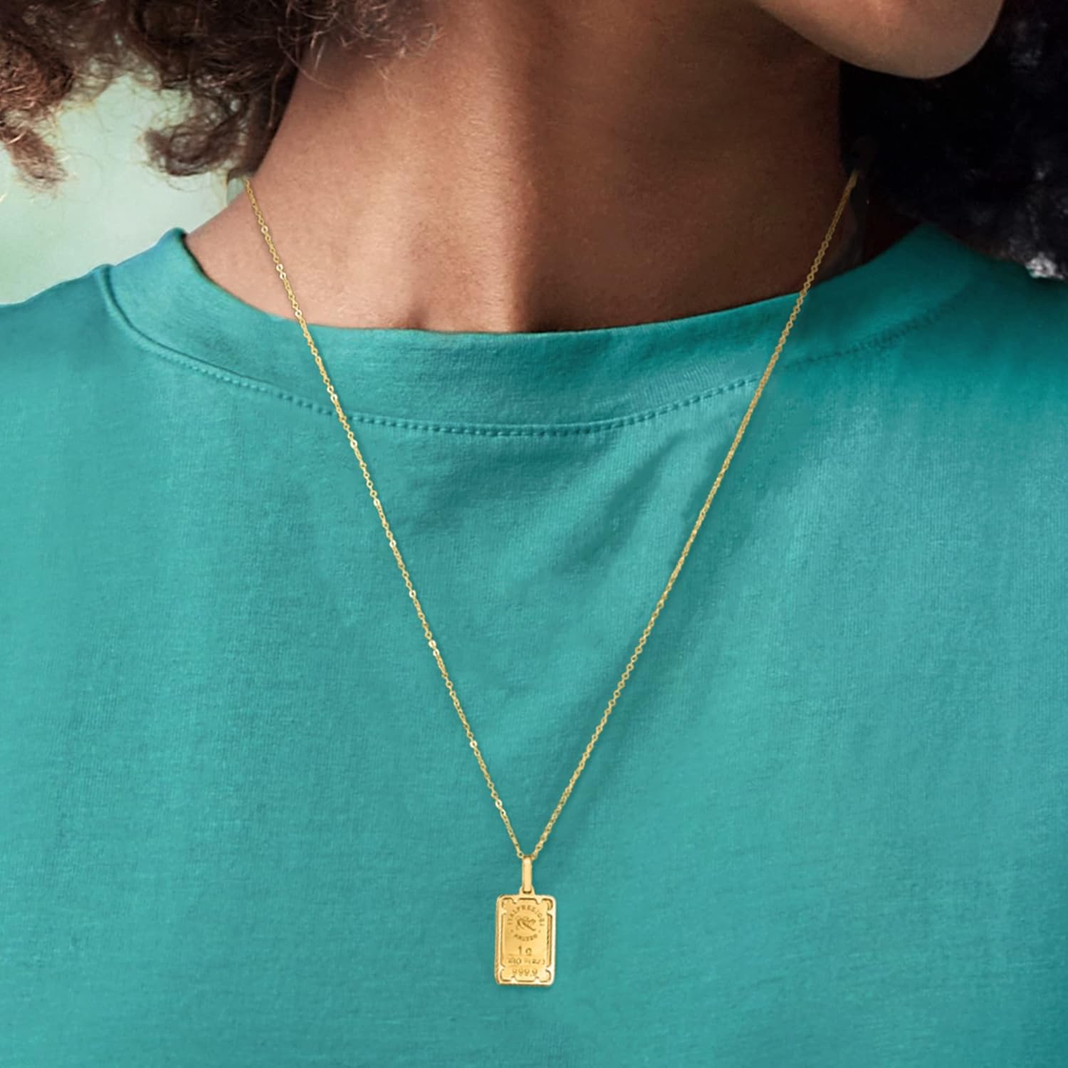 Majestic Aura Pendant